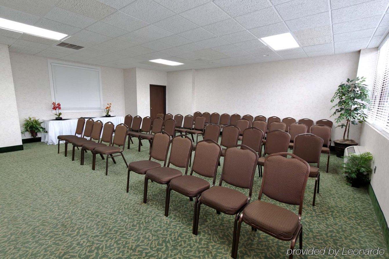 Doubletree By Hilton Clarksville Riverview Бизнес фото